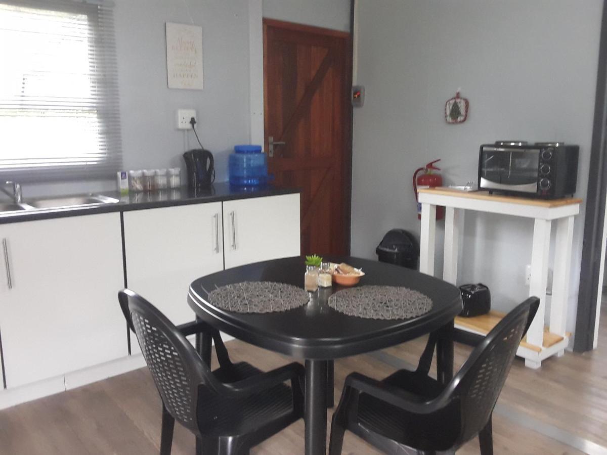 Nadine'S Self - Catering Accommodation Stormsrivier Buitenkant foto